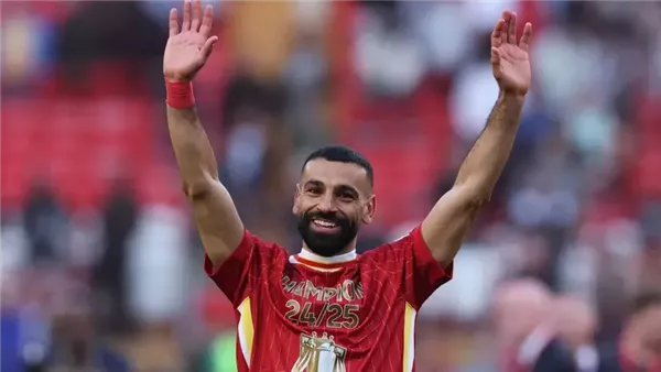 محمد صلاح يفوز بجائزة أحسن لاعب في الدوري الإنجليزي (فيديو) محمد صلاح يفوز بجائزة أحسن لاعب في الدوري الإنجليزي (فيديو)
