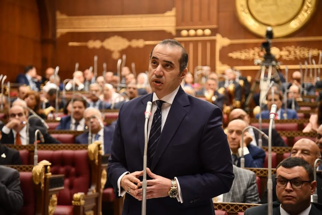 محمود فوزي: نحتاج إلى هيئة مركزية “محكمة قضائية” لتنفيذ أحكام التحكيم لضمان الكفاءة. محمود فوزي: نحتاج إلى هيئة مركزية “محكمة قضائية” لتنفيذ أحكام التحكيم لضمان الكفاءة.