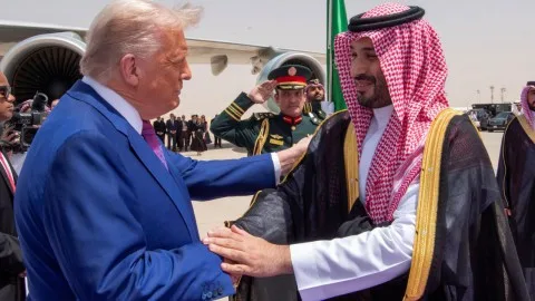 مخاوف جادة في إسرائيل من جهود الولايات المتحدة للتوصل إلى اتفاق نووي مع إيران: زيارة ترامب إلى المنطقة أظهرت البرود في العلاقات مع نتنياهو مخاوف جادة في إسرائيل من جهود الولايات المتحدة للتوصل إلى اتفاق نووي مع إيران: زيارة ترامب إلى المنطقة أظهرت البرود في العلاقات مع نتنياهو