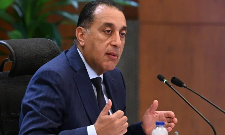 مدبولي: استثمارات دولية ضخمة تتجه إلينا.. ومصر تُعتبر سوقًا واعدًا وذو إمكانيات كبيرة مدبولي: استثمارات دولية ضخمة تتجه إلينا.. ومصر تُعتبر سوقًا واعدًا وذو إمكانيات كبيرة