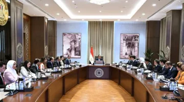 مدبولي: الحكومة تركز بشكل كبير على دعم توطين الصناعات التكنولوجية المتطورة وتفتح أبوابها لتقديم حوافز استثنائية.