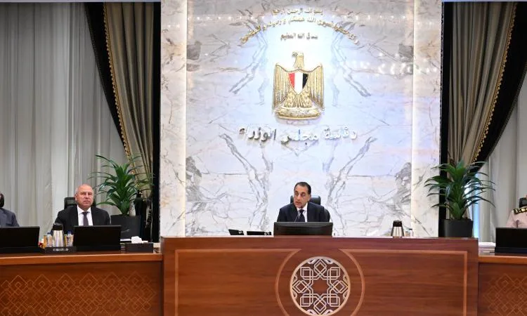 مدبولي: الرئيس شدد اليوم على ضرورة انخراط القطاع الخاص في مجال الزراعة مدبولي: الرئيس شدد اليوم على ضرورة انخراط القطاع الخاص في مجال الزراعة