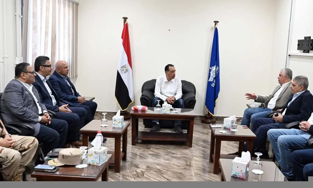 مدبولي: تطوير المواني والمناطق الصناعية ركيزة أساسية لتعزيز الاقتصاد الوطني