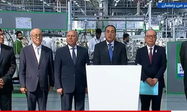 مدبولي: توجيهات من الرئاسة بالتركيز على القطاع الصناعي واستقطاب الاستثمارات مدبولي: توجيهات من الرئاسة بالتركيز على القطاع الصناعي واستقطاب الاستثمارات