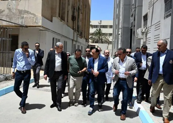 مدبولي خلال تفقده مستشفى حميات طنطا: الحكومة تبذل قصارى جهدها لتوفير كل الإمكانات اللازمة لتطوير المُنشآت الطبية