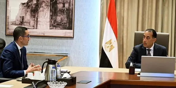 «مدبولي» يبحث مع وزير الاستثمار تطوير منظومة الجمارك وتحسين مناخ الاستثمار