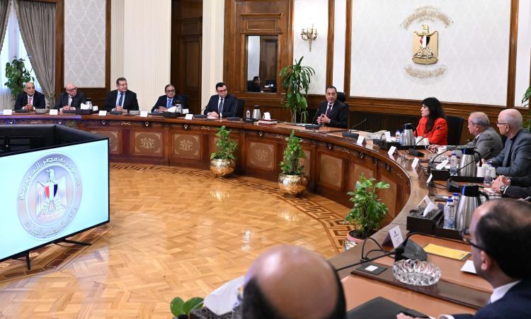 مدبولي يجتمع مع أعضاء اللجنة الاستشارية للتنمية العمرانية وتصدير العقار