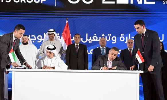 مدبولي يشهد توقيع اتفاقية لتطوير منطقة كيزاد شرق بورسعيد بين اقتصادية قناة السويس وموانئ أبوظبي