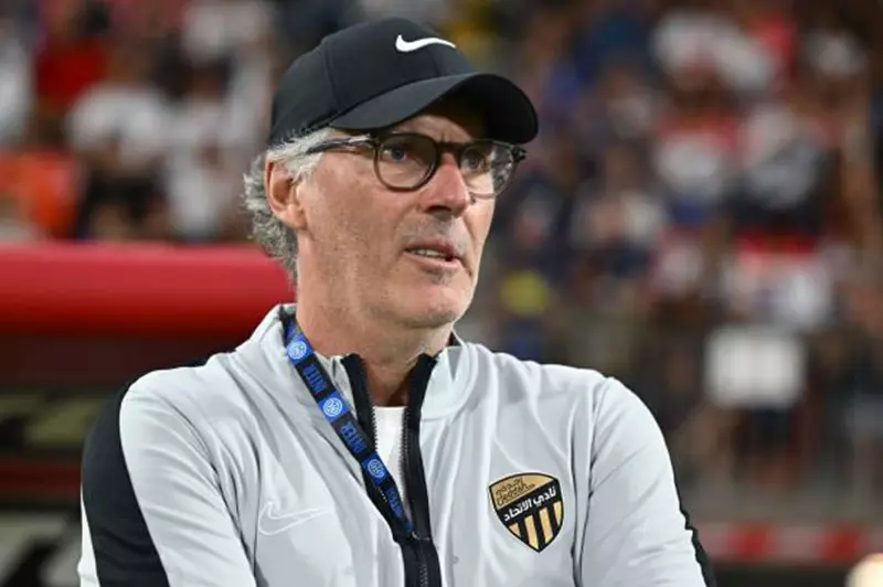 “لا يُهمني”.. مدرب اتحاد جدة يتحدث عن هتافات الجماهير باسمه “لا يُهمني”.. مدرب اتحاد جدة يتحدث عن هتافات الجماهير باسمه