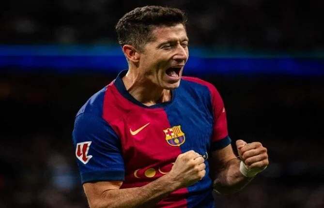 مدرب برشلونة يعلن جاهزية ليفاندوفسكي لمباراة إنتر ميلان