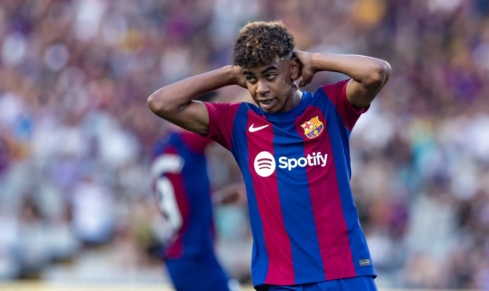 مدرب برشلونة يقرر مصير تجديد عقد لامين يامال مدرب برشلونة يقرر مصير تجديد عقد لامين يامال