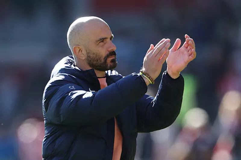 مدرب تشيلسي: لقد جعلت اللاعبين يؤمنون بأن دوري المؤتمر الأوروبي هو الأفضل في العالم. مدرب تشيلسي: لقد جعلت اللاعبين يؤمنون بأن دوري المؤتمر الأوروبي هو الأفضل في العالم.