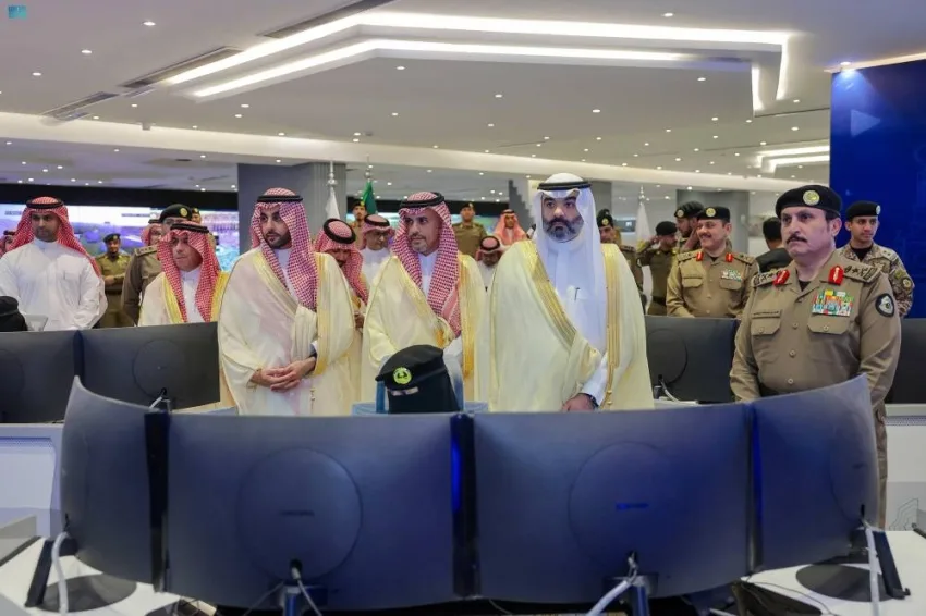 مدير الأمن يرحب بوزير الاتصالات وتكنولوجيا المعلومات مدير الأمن يرحب بوزير الاتصالات وتكنولوجيا المعلومات