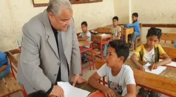 مدير “التربية والتعليم” بالأقصر يزور عددًا من المدارس لمتابعة امتحانات الفصل الدراسي الثاني.