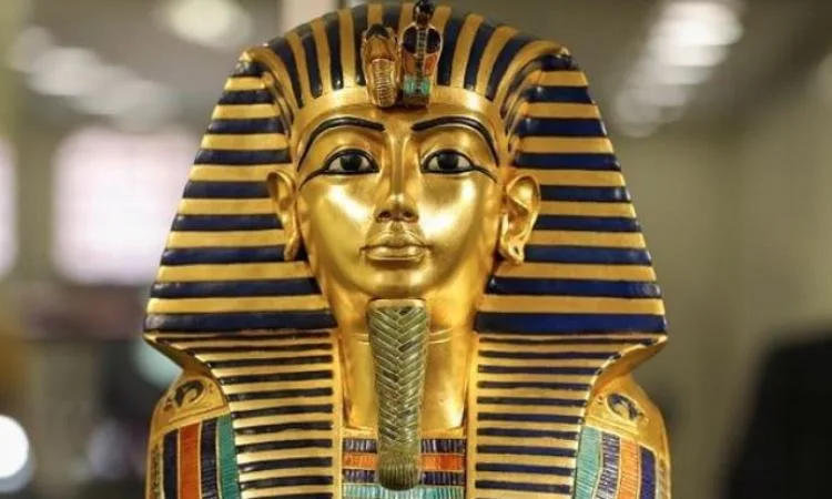 مدير الترميم بالمتحف الكبير: عرض 5 آلاف قطعة من مقتنيات الملك توت عنخ آمون