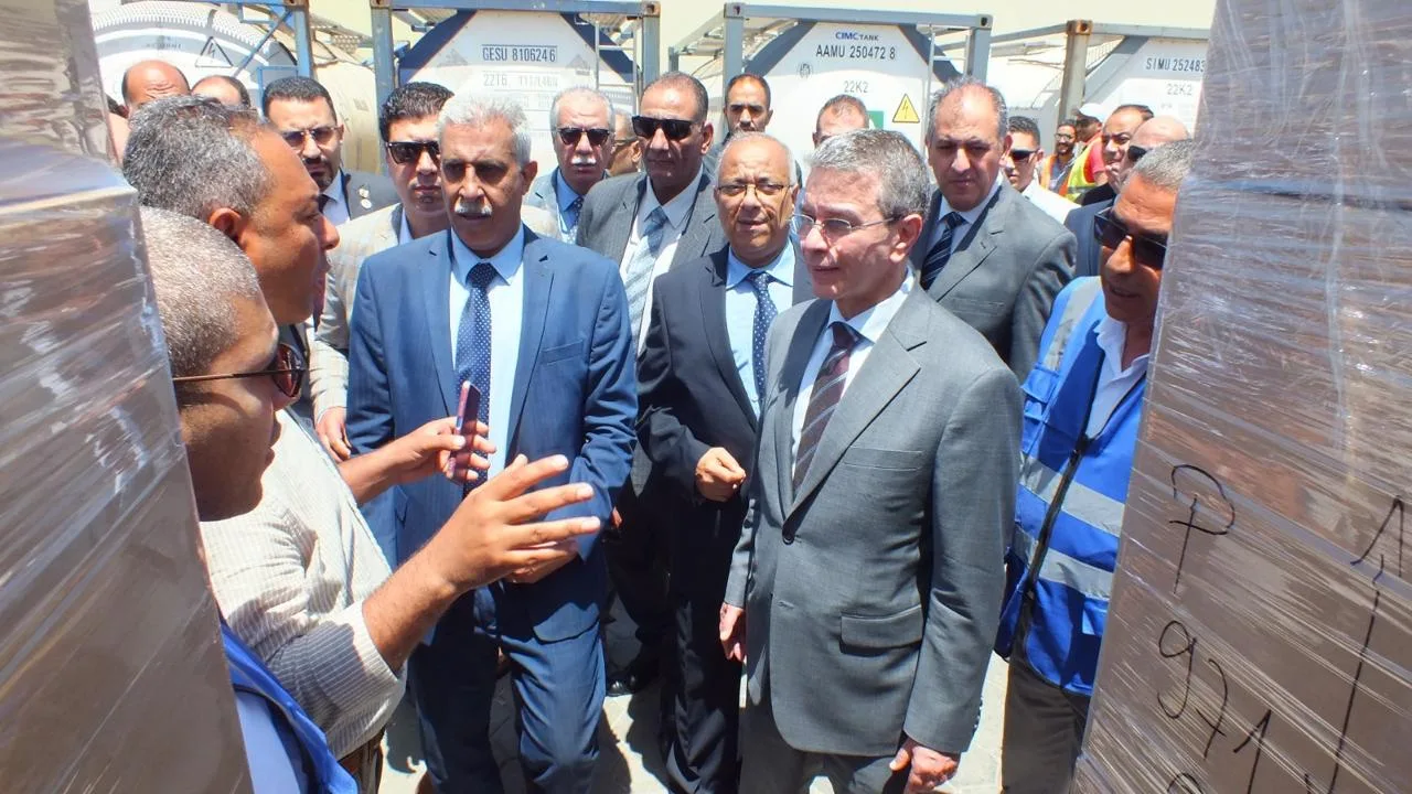 مدير الجمارك: نسعى لتقليص مدة الإفراج الجمركي إلى يومين بحلول نهاية 2025 مدير الجمارك: نسعى لتقليص مدة الإفراج الجمركي إلى يومين بحلول نهاية 2025