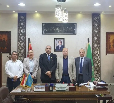 مدير تعليم القليوبية يستقبل لجنة قانونية وزارية لمراجعة الاستعدادات لامتحانات نهاية العام.