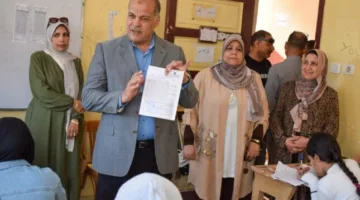 مدير تعليم بورسعيد يراقب اختبارات مدرسة الشهيد مصطفى خضر سليم الإعدادية للبنات