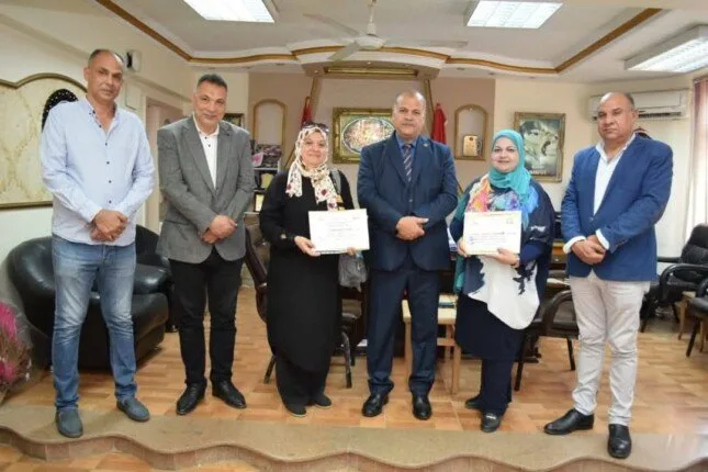 مدير تعليم بورسعيد يكرّم المشرفين في مسابقة التميز الإرشادي والمرشدين. مدير تعليم بورسعيد يكرّم المشرفين في مسابقة التميز الإرشادي والمرشدين.