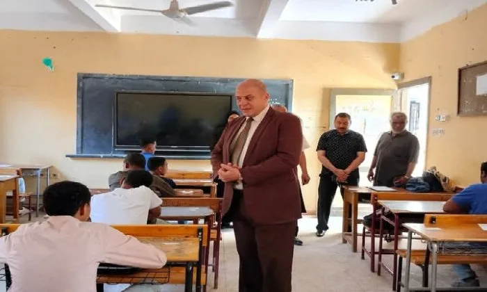 مدير تعليم قنا يراقب امتحانات الطلاب في الصفين الأول والثاني الثانوي بقفط مدير تعليم قنا يراقب امتحانات الطلاب في الصفين الأول والثاني الثانوي بقفط