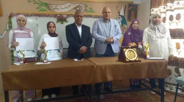 مدير تعليم قنا يشارك في احتفال تكريم مدرسة محمود بكري الإعدادية | صور