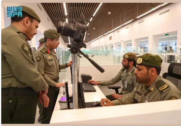 مدير عام جوازات المنافذ يقوم بزيارة تفقدية لجوازات منفذ حالة عمار مدير عام جوازات المنافذ يقوم بزيارة تفقدية لجوازات منفذ حالة عمار
