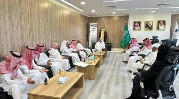 مدير عام فرع وزارة الموارد البشرية والتنمية الاجتماعية ورئيس النيابة العامة في جازان يعقدان اجتماعًا مشتركًا.