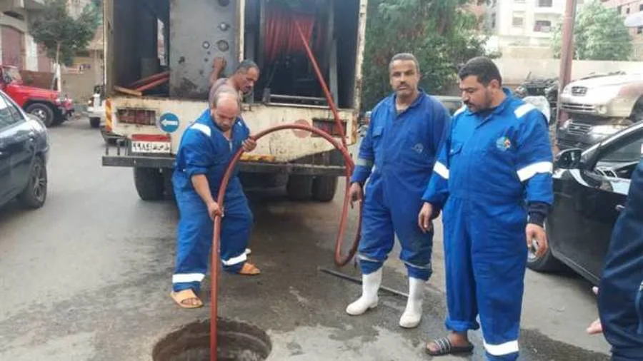 مدير “مياه القناة”: إطلاق حملة شاملة لصيانة وتنظيف بيارات المحطات وشبكات الصرف الصحي