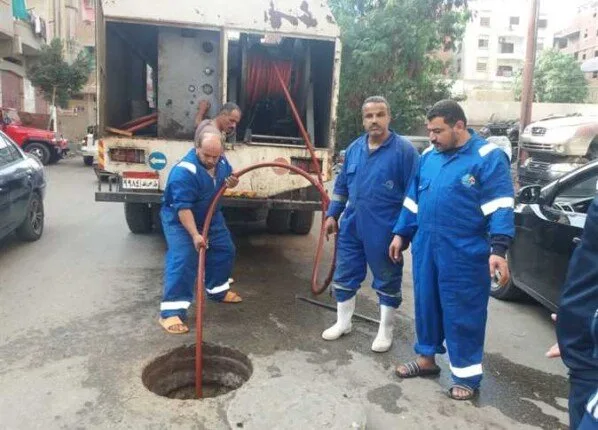 مدير مياه القناة: حملة شاملة لتنظيف وصيانة بيارات المحطات وأنظمة الصرف الصحي
