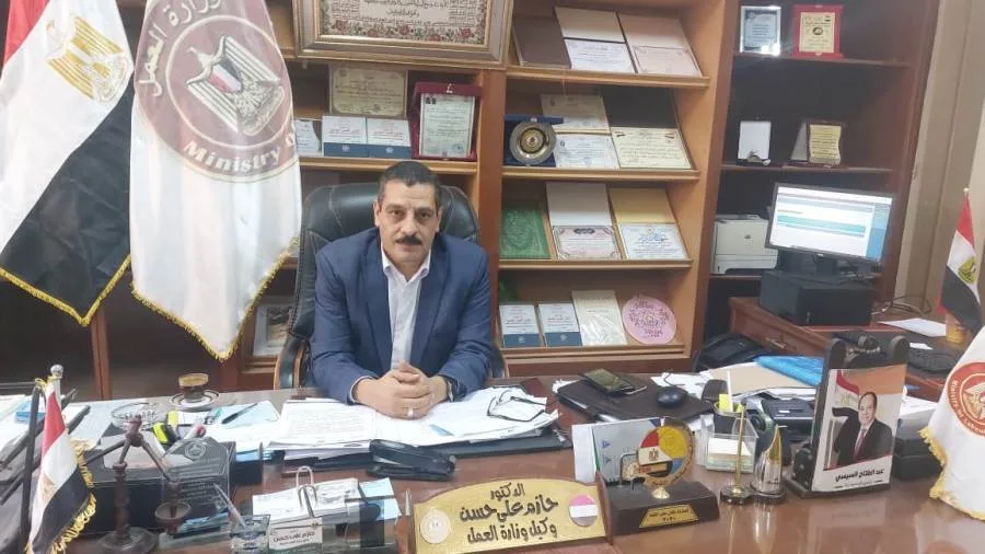 مديرية العمل في سوهاج تنظم أربع جلسات توعوية لمكافحة الإدمان في أماكن العمل والإنتاج مديرية العمل في سوهاج تنظم أربع جلسات توعوية لمكافحة الإدمان في أماكن العمل والإنتاج
