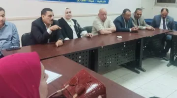 مديرية العمل في سوهاج تنظم سلسلة من الندوات لتثقيف الجمهور حول قانون العمل الجديد.