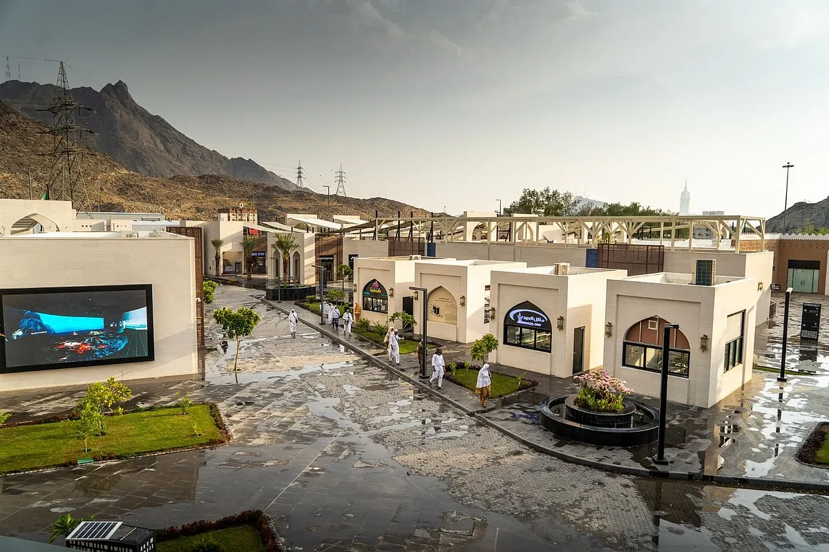 مسؤول: المملكة تحتوي على أكثر من 9 آلاف موقع تاريخي. مسؤول: المملكة تحتوي على أكثر من 9 آلاف موقع تاريخي.