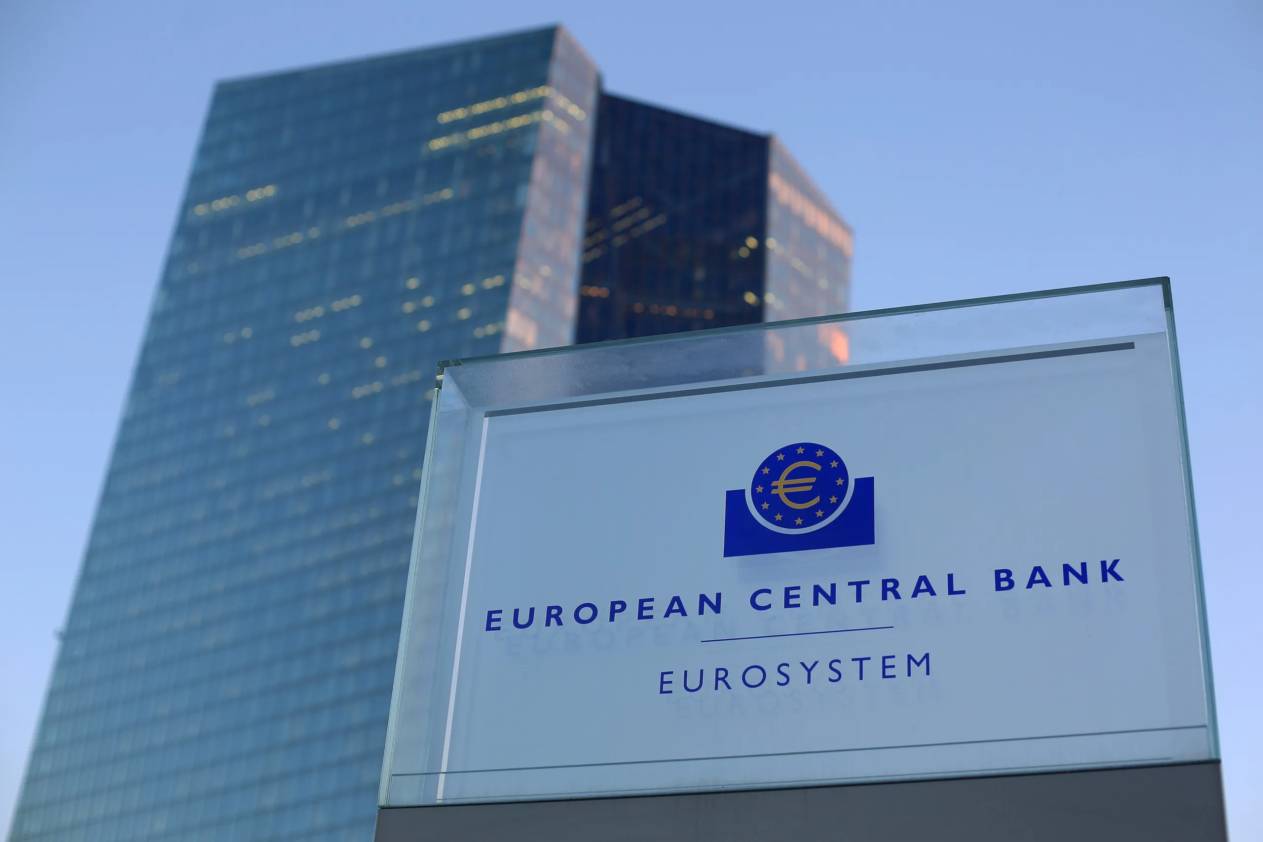 مسؤول في البنك المركزي الأوروبي يتوقع انخفاضين آخرين لأسعار الفائدة هذا العام مسؤول في البنك المركزي الأوروبي يتوقع انخفاضين آخرين لأسعار الفائدة هذا العام