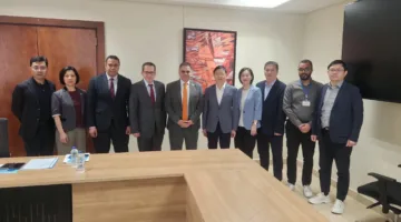 مساعد وزير السياحة يناقش مع المسؤولين في جينغان بشنغهاي فرص تعزيز السياحة إلى مصر