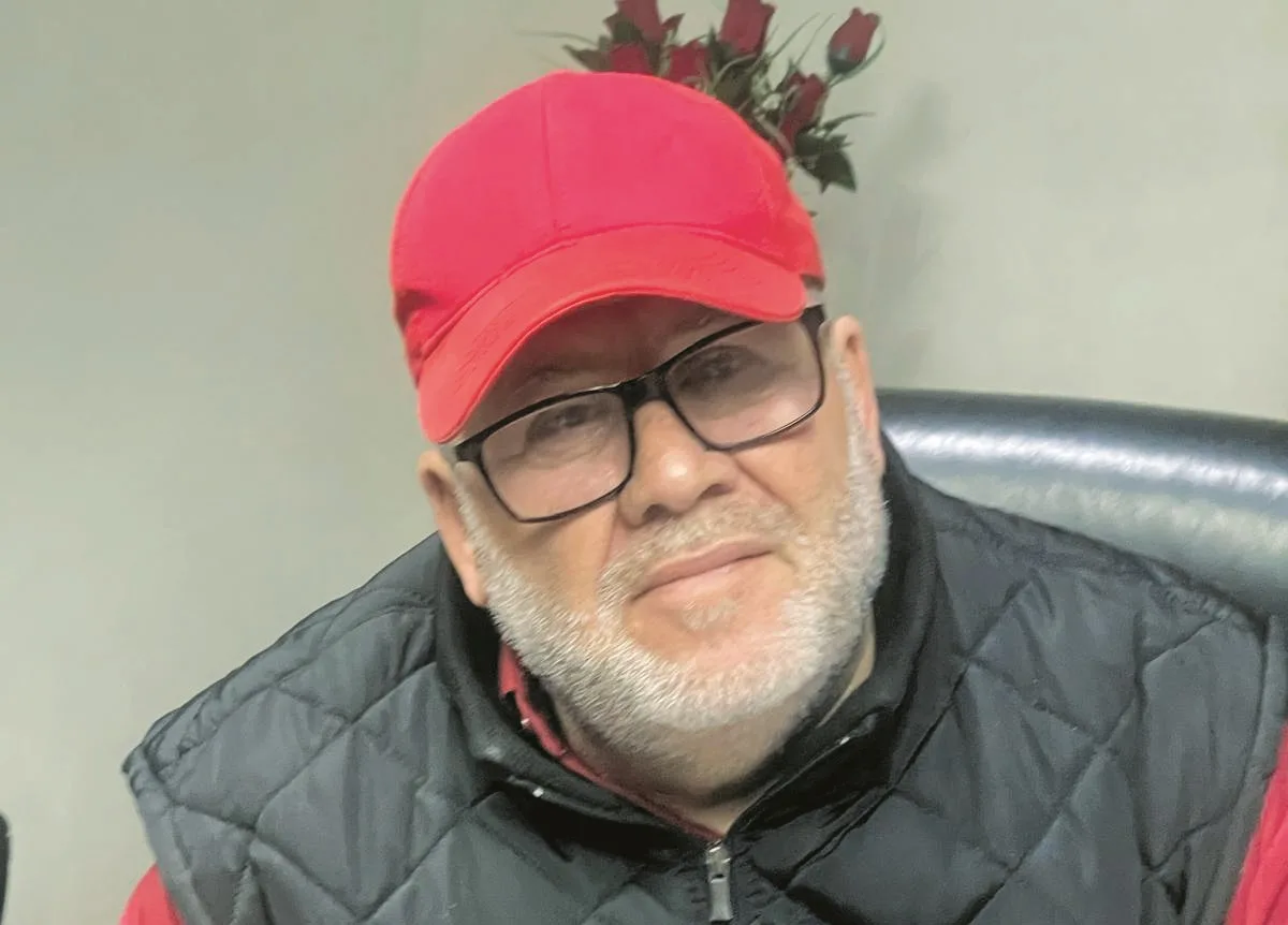 مسافر فلسطيني يجوب 130 دولة منادياً بالسلام بين الأمم مسافر فلسطيني يجوب 130 دولة منادياً بالسلام بين الأمم