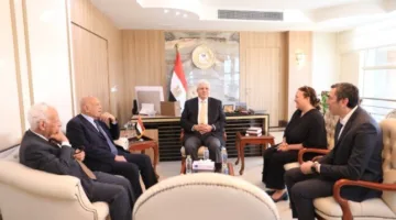 «مساهمات طبية وإنسانية بارزة».. وزير التعليم العالي يثني على إنجازات الجراح العالمي مجدي يعقوب