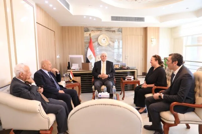«مساهمات طبية وإنسانية بارزة».. وزير التعليم العالي يثني على إنجازات الجراح العالمي مجدي يعقوب «مساهمات طبية وإنسانية بارزة».. وزير التعليم العالي يثني على إنجازات الجراح العالمي مجدي يعقوب