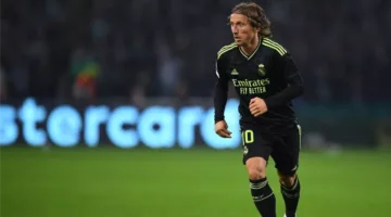 مستبعدًا بعد 13 عامًا من النجاح.. مودريتش يُعلن مغادرته ريال مدريد برسالة مؤثرة