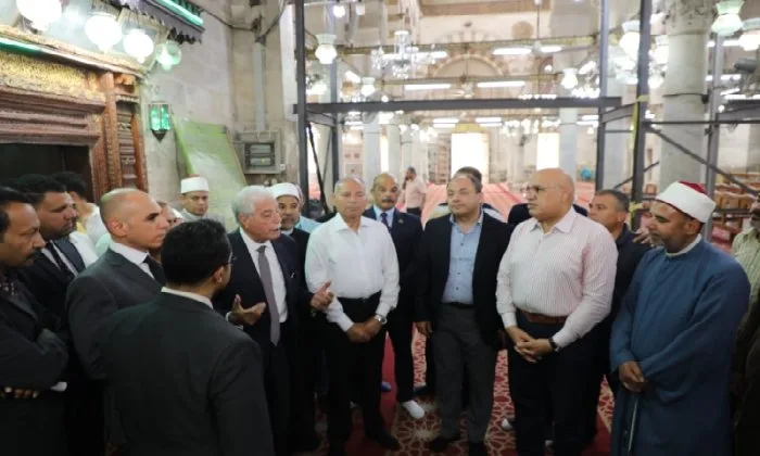 مستشار الرئيس ومحافظ القاهرة يزوران مشروع تطوير مسجد السلطان أبو العلا في بولاق مستشار الرئيس ومحافظ القاهرة يزوران مشروع تطوير مسجد السلطان أبو العلا في بولاق
