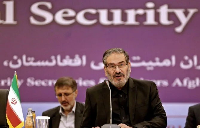 مستشار خامنئي: أمريكا اعترفت بعدم امتلاك إيران لسلاح نووي والاتفاق بات قريبا