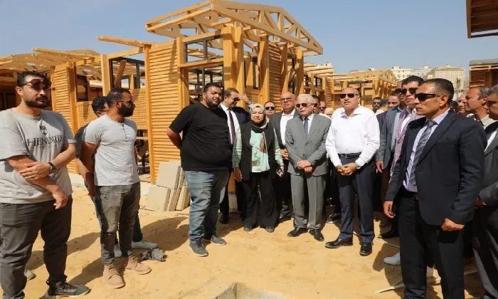 مستشار رئيس الجمهورية للتنمية المحلية يقوم بجولة لتفقد مشروع تطوير منطقة القاهرة الخديوية مستشار رئيس الجمهورية للتنمية المحلية يقوم بجولة لتفقد مشروع تطوير منطقة القاهرة الخديوية