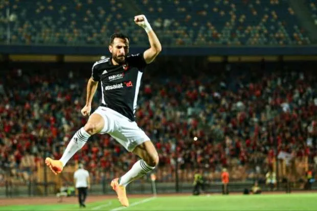 مستقبل انتقال علي معلول إلى الزمالك بعد قرار الأهلي وتحركات جون إدوارد مستقبل انتقال علي معلول إلى الزمالك بعد قرار الأهلي وتحركات جون إدوارد