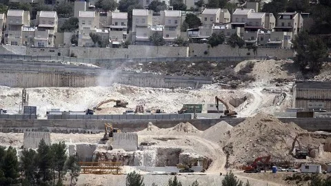 مستوطنون يبدأون في تأسيس موقع استيطاني جديد شرقي رام الله مستوطنون يبدأون في تأسيس موقع استيطاني جديد شرقي رام الله