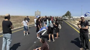 مستوطنون يمنعون دخول شاحنات المساعدات إلى قطاع غزة