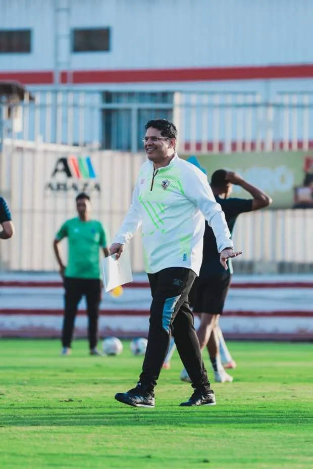 «مش ده الزمالك اللي أعرفه».. ماذا قال أيمن الرمادي للاعبين بأول مران؟