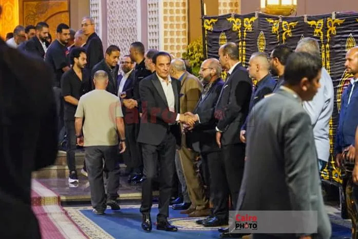 مشاهير الفن والإعلام في عزاء الدكتور وليد مصطفى رئيس مجلس أمناء القاهرة 24 بمسجد الشرطة بالشيخ زايد