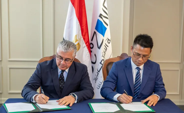 مشروعان حديثان في صناعة المنسوجات والأزياء بالقنطرة غرب باستثمارات تبلغ 20.5 مليون دولار مشروعان حديثان في صناعة المنسوجات والأزياء بالقنطرة غرب باستثمارات تبلغ 20.5 مليون دولار