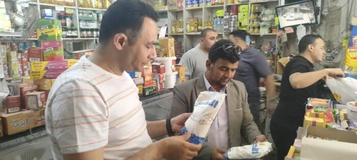 مصادرة ألبان غير صالحة للاستهلاك داخل منشأة تجميع في إهناسيا بمحافظة بني سويف مصادرة ألبان غير صالحة للاستهلاك داخل منشأة تجميع في إهناسيا بمحافظة بني سويف