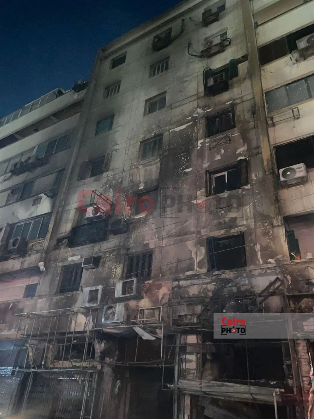 مصدر بمحافظة القاهرة: تشكيل لجنة هندسية لمعاينة السلامة الإنشائية لعقار حريق مصر الجديدة.. ومحاسبة المخطئ