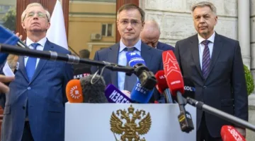 مصدر دبلوماسي أوكراني: وفد روسيا في إسطنبول طلب من كييف سحب قواتها من أراضيها.
